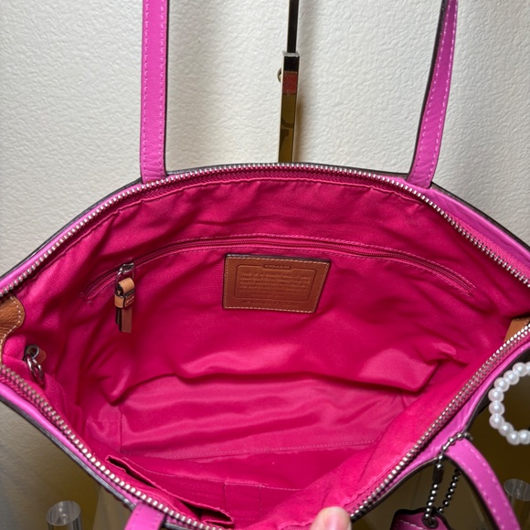 Coach canvas tote bag with pink trim ๐ - Picture 3 of 3
